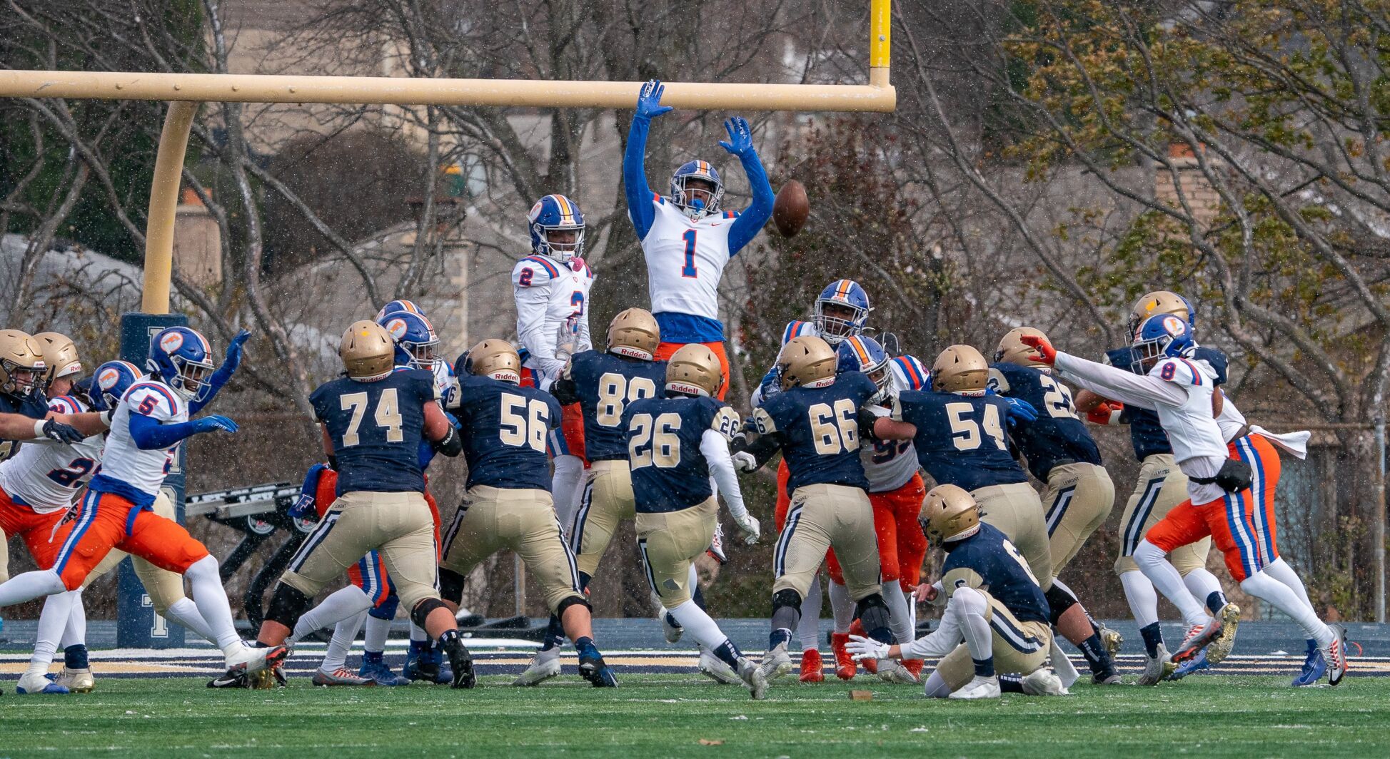Class 6A football state semifinal: East St. Louis 32, Lemont 29